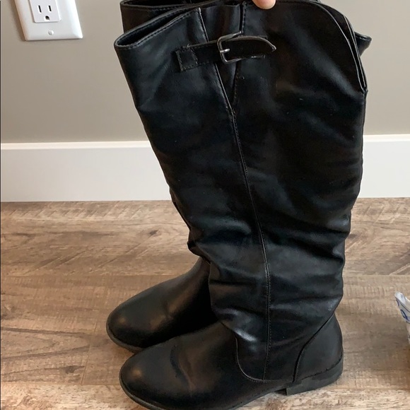 Women’s Tall Boots - Picture 4 of 7